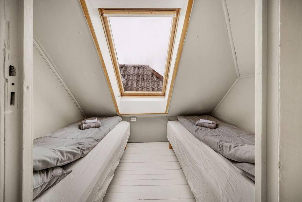 Dinbnb Homes I 4-Bedroom Historical House In Romantic Surroundings Берген Екстериор снимка