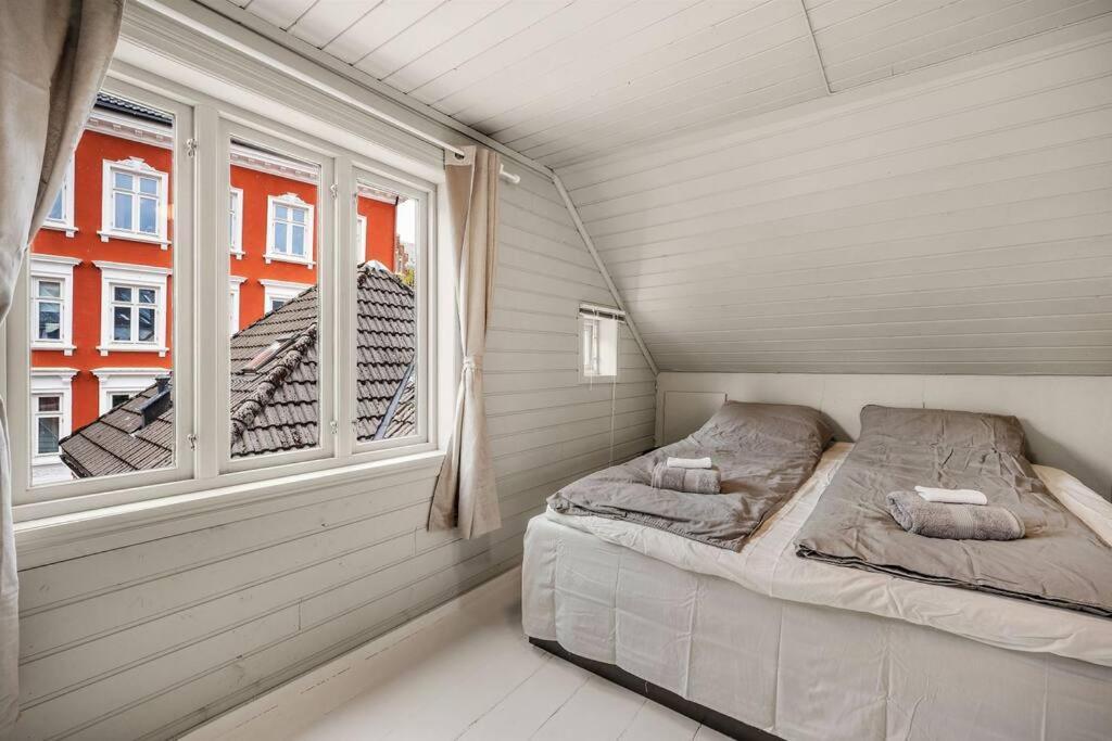Dinbnb Homes I 4-Bedroom Historical House In Romantic Surroundings Берген Екстериор снимка