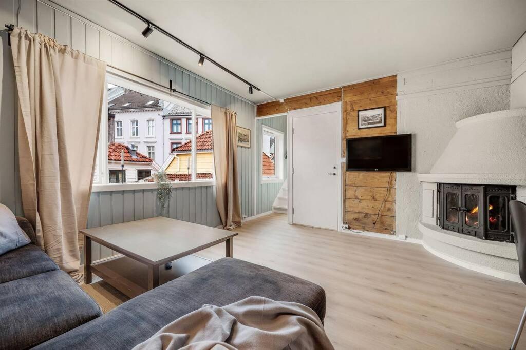 Dinbnb Homes I 4-Bedroom Historical House In Romantic Surroundings Берген Екстериор снимка
