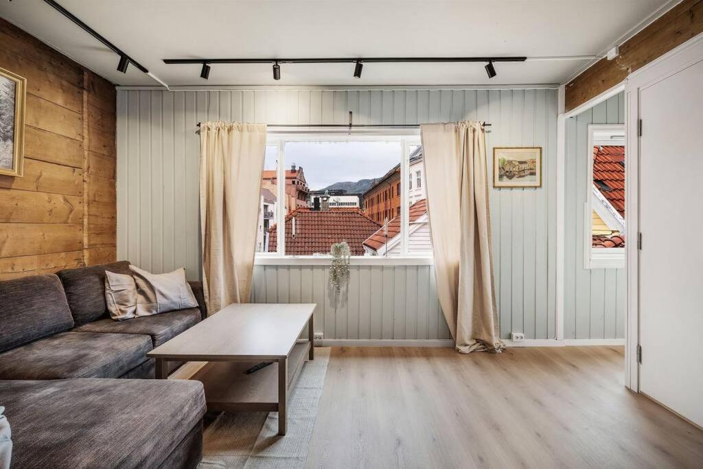 Dinbnb Homes I 4-Bedroom Historical House In Romantic Surroundings Берген Екстериор снимка